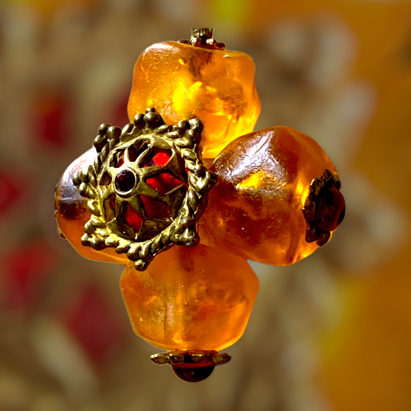 Pendentif Claire DEVE en Résine Non Signé