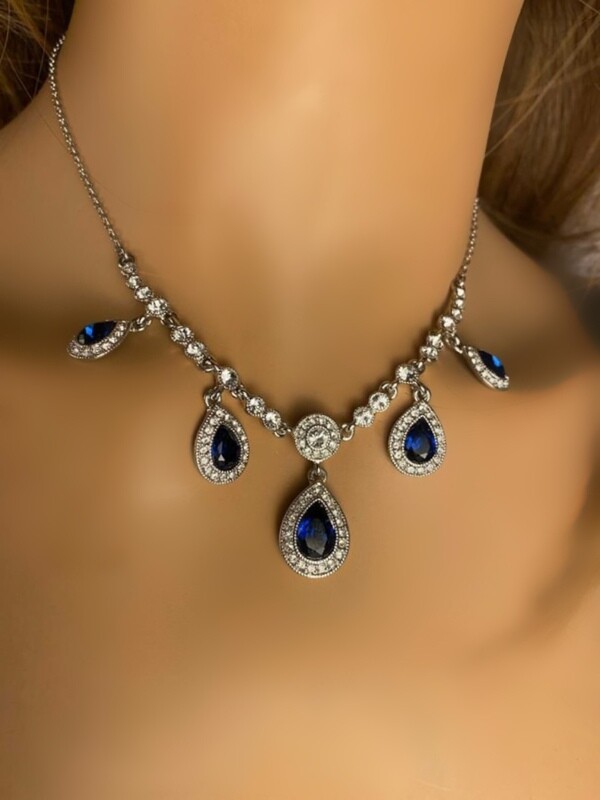 CAROLEE vintage necklace