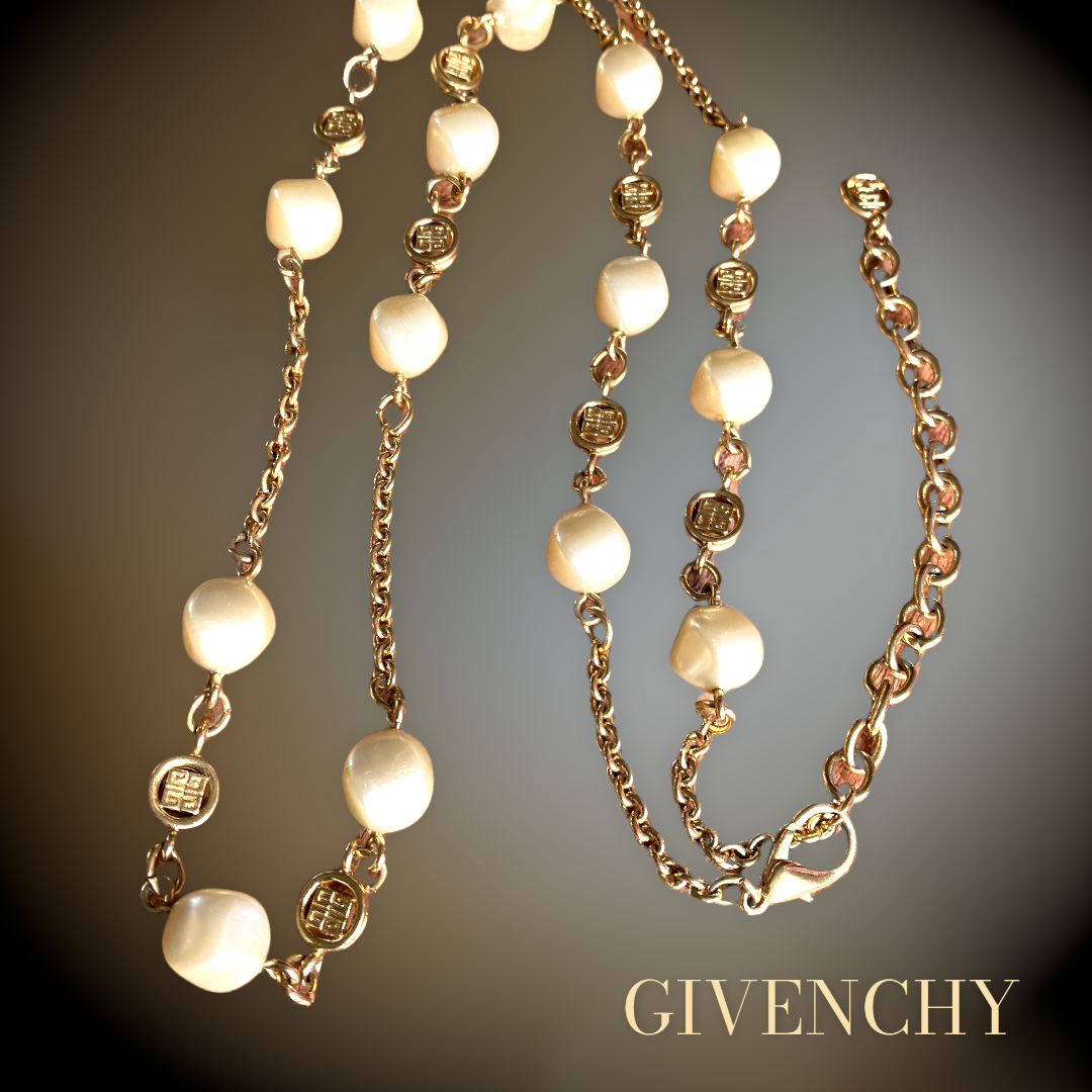GIVENCHY vintage necklace
