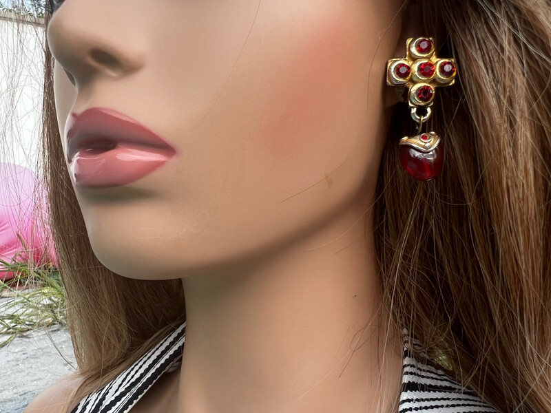 Boucles d’oreilles vintage signées Jacky de g