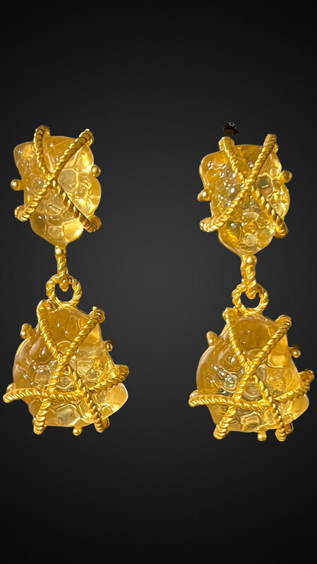 Boucles d'oreilles de la marque ICONIC couleur champagne