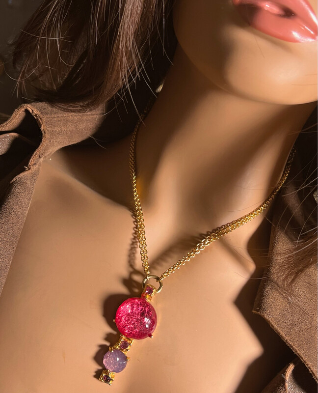 Collier vintage Isaky rose et violet , un véritable bonbon …