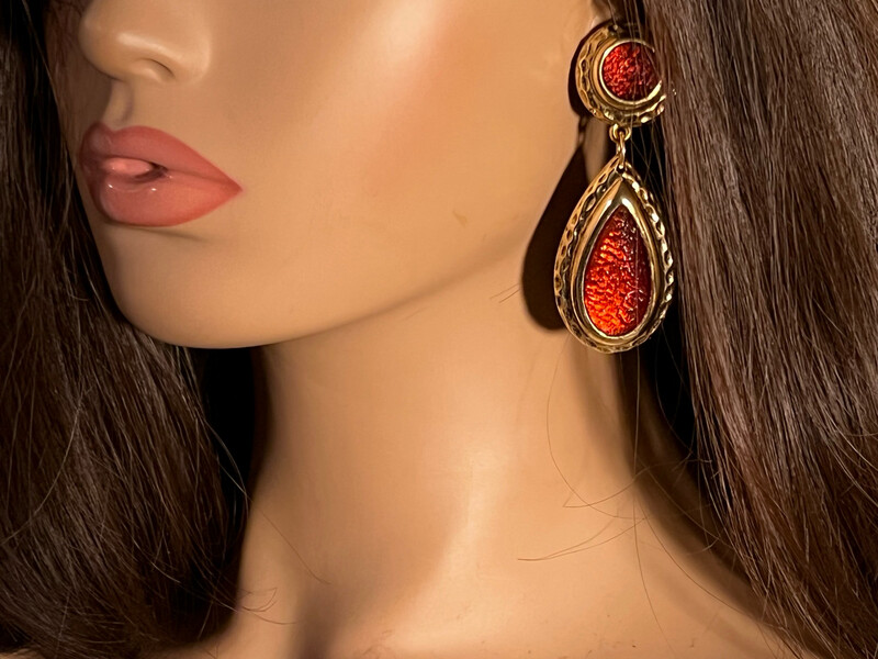 Boucles d oreilles vintage la Rose  pourpre non signées