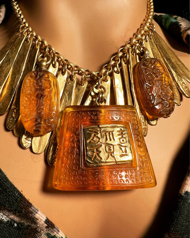 Isaky necklace and earrings set