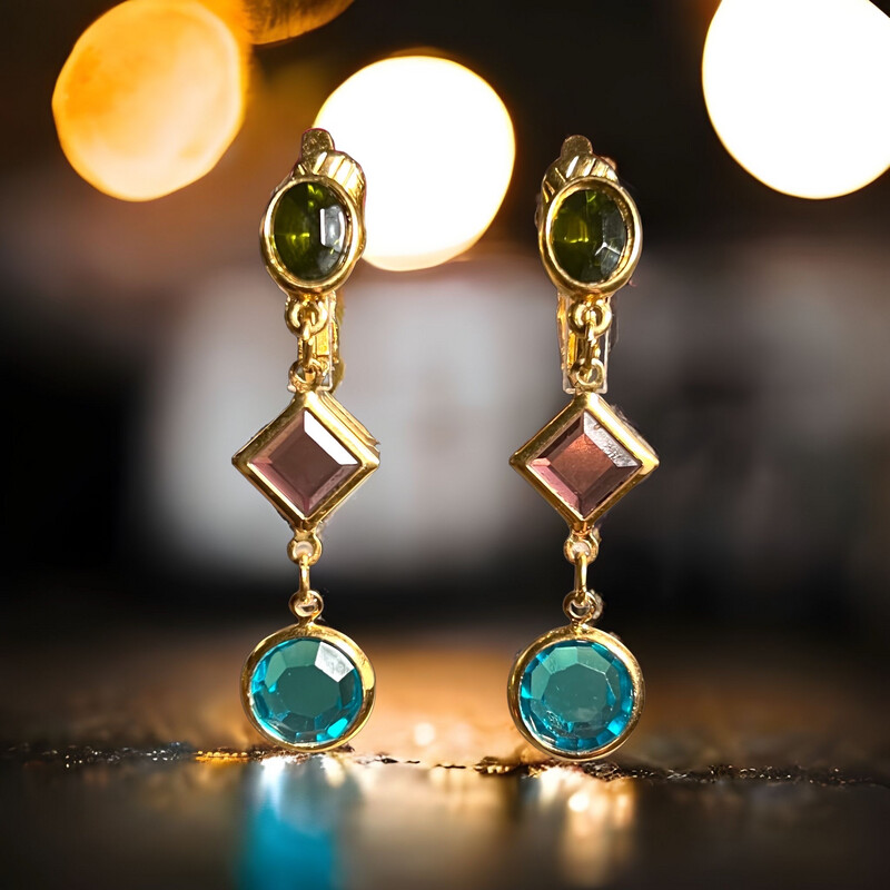 Boucles d’oreilles pendantes vintage Trifari