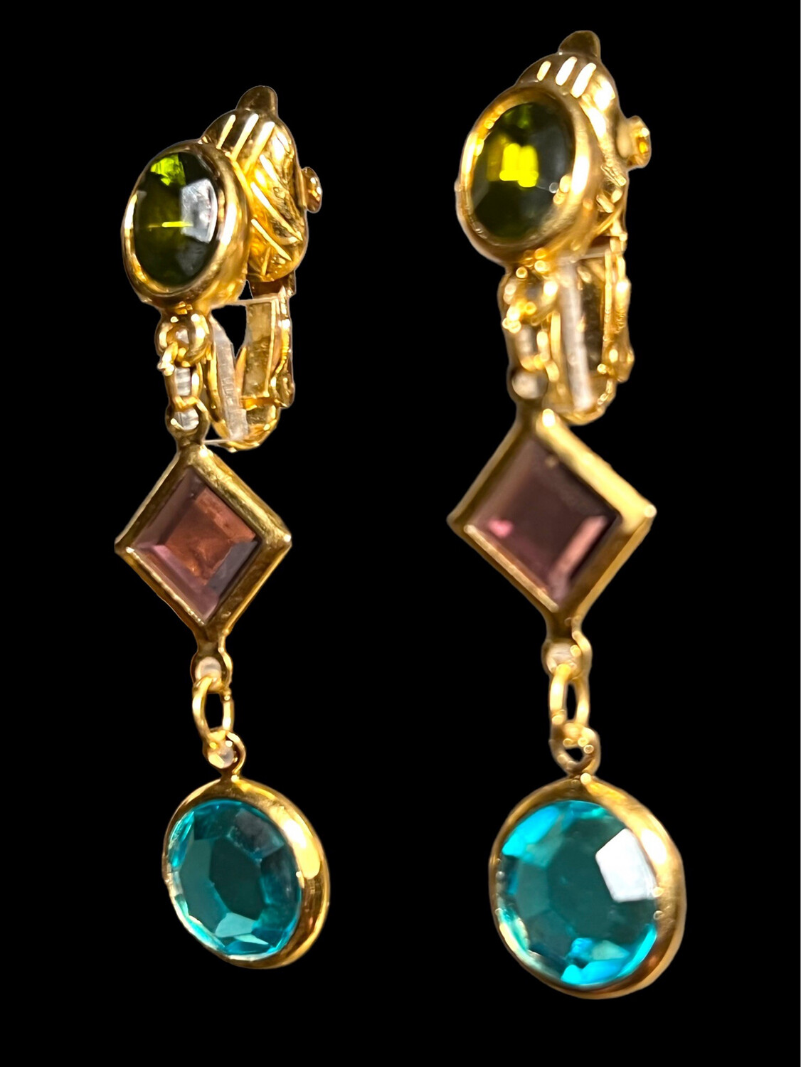 Boucles d’oreilles pendantes vintage Trifari