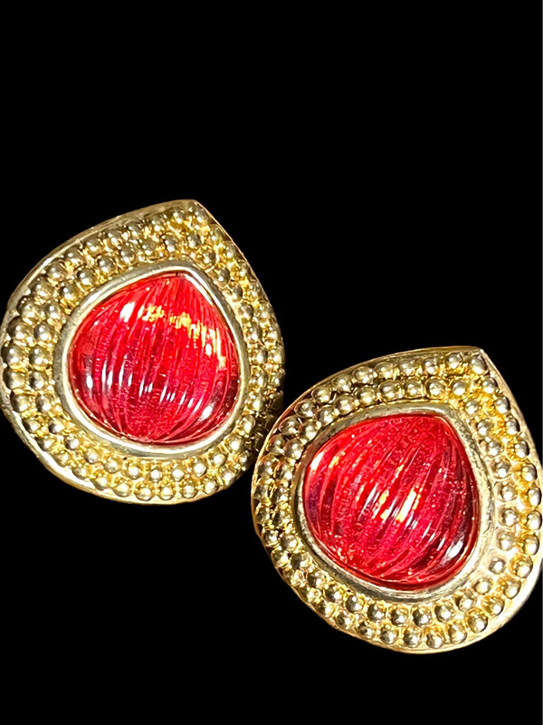 Boucles d’oreilles vintage couture, excellente qualité de fabrication 