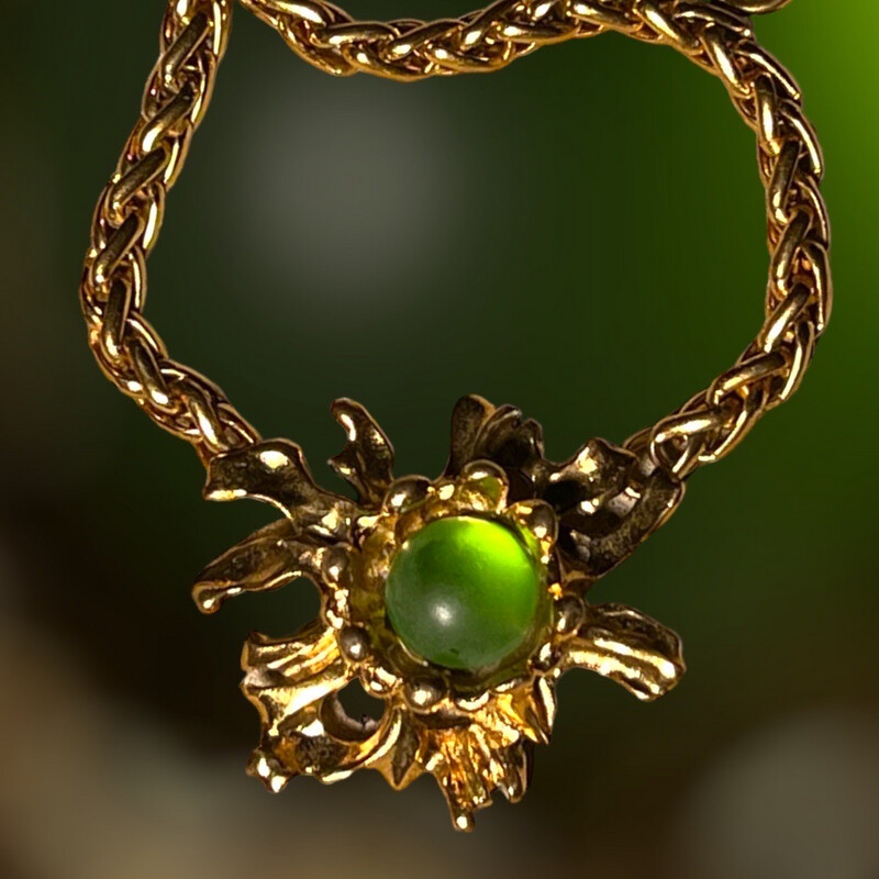 Micris vintage green sun necklace