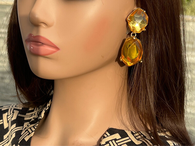 Hanging earrings in vintage resin Yves Saint Laurent