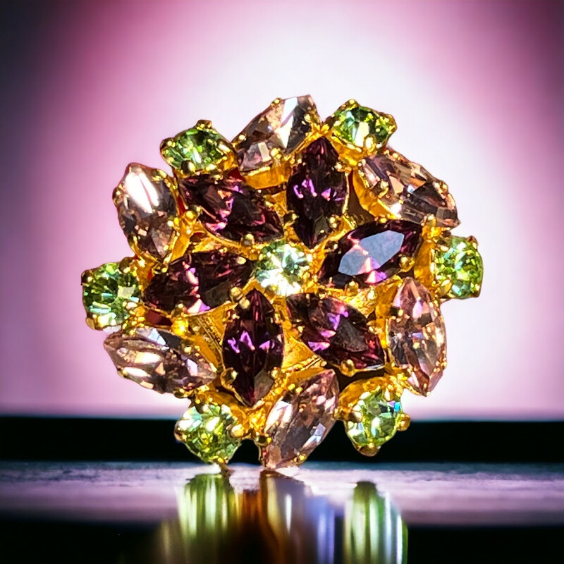 Vintage Yves saint Laurent chic cocktail ring!