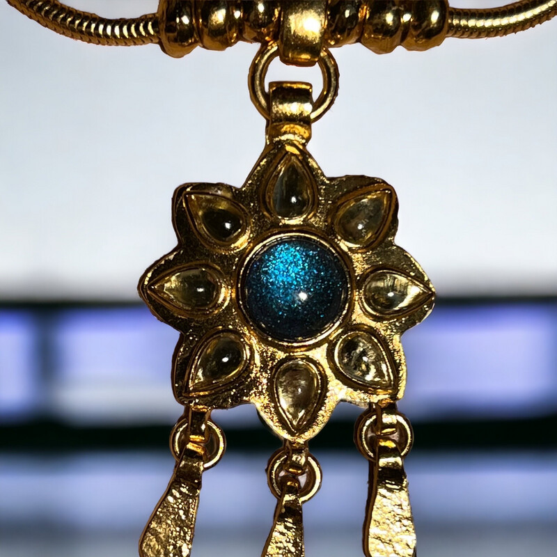 Vintage Yves Saint Laurent necklace with Flower pendant