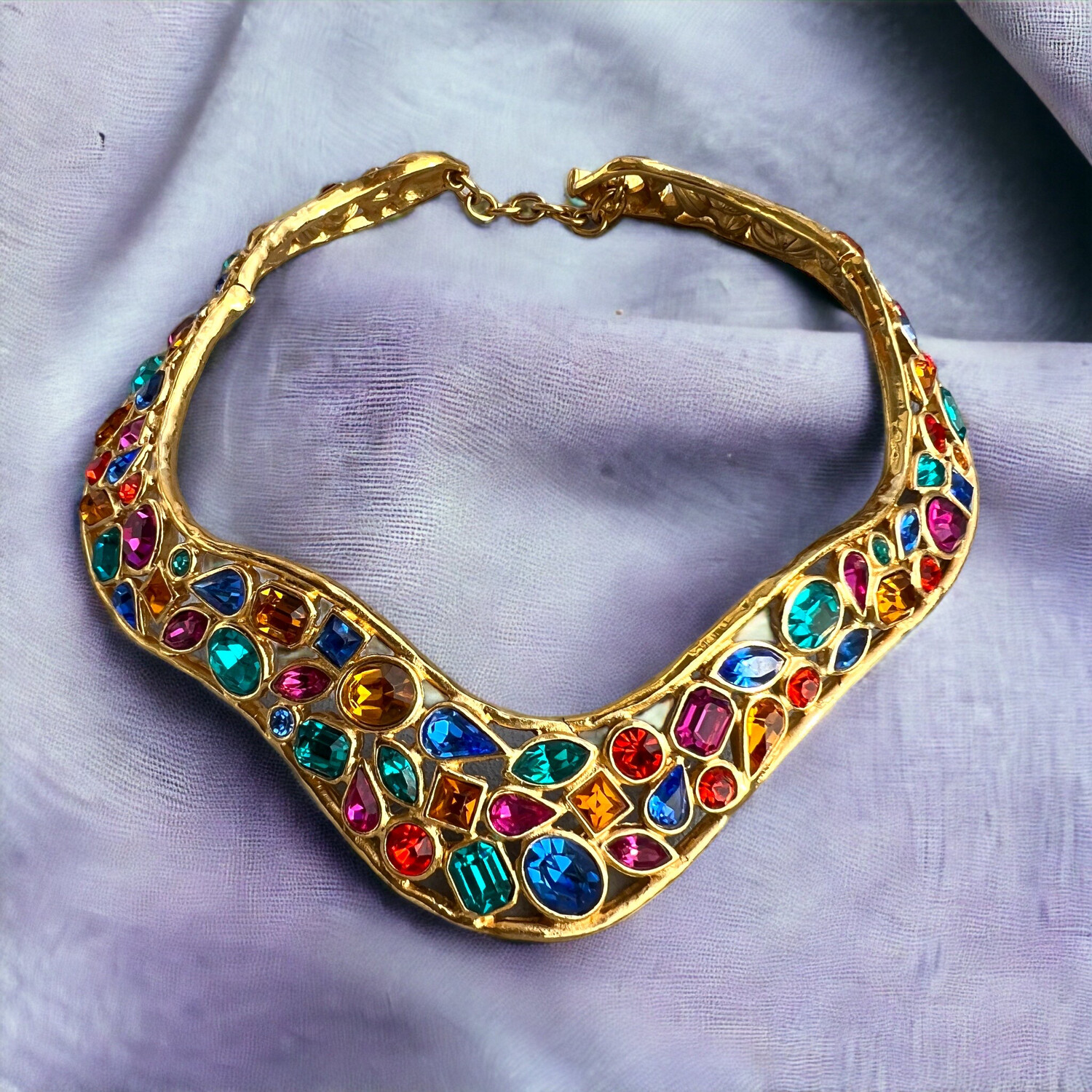 Plastron vintage Yves saint Laurent tout en cristal multicolore goossens 80 ´