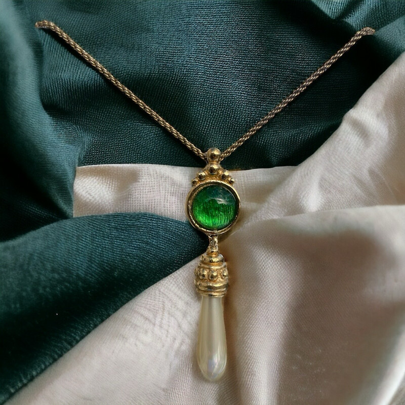 Christian Dior necklace from the '80s, Gripoix