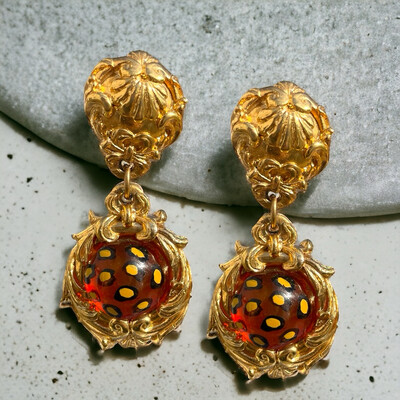 Jacky de G earrings all in resin