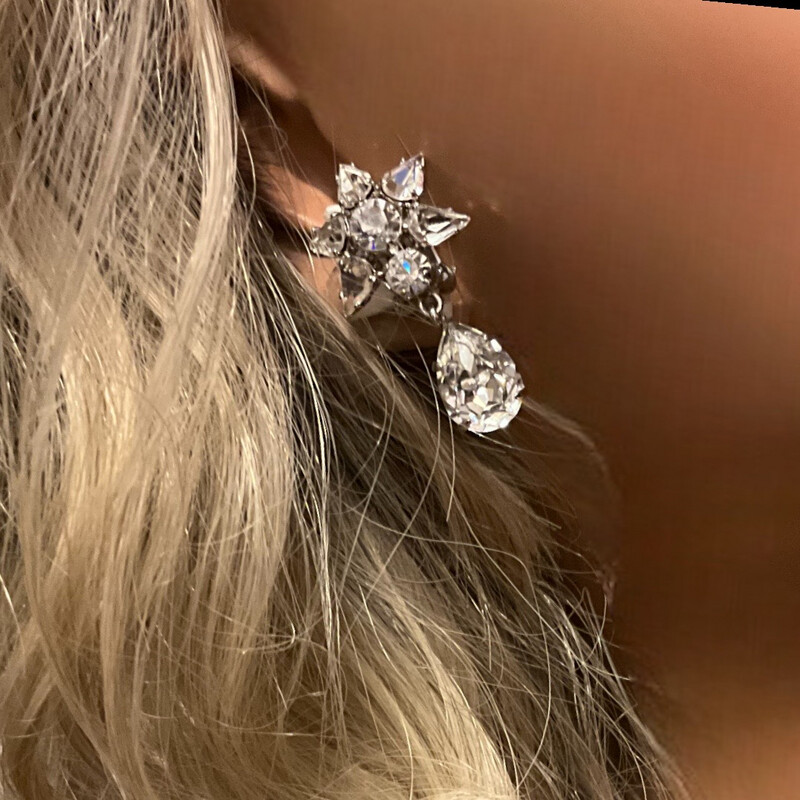Christian dior rhodium-plated metal earrings