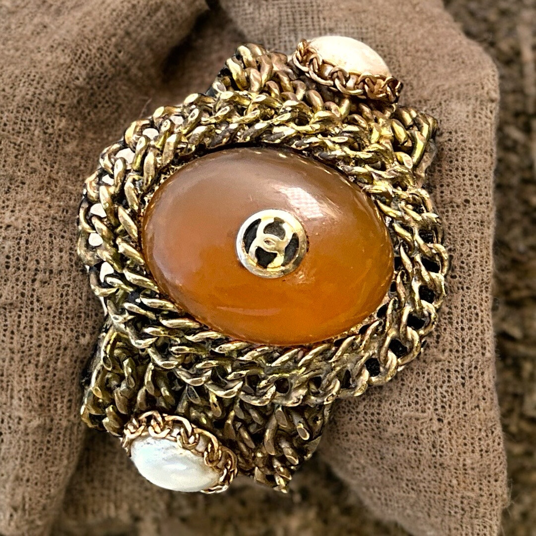 Vintage cuff bracelet signed Chanel