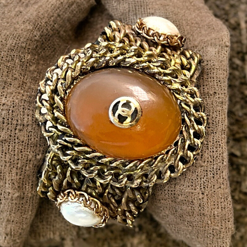Vintage cuff bracelet signed Chanel