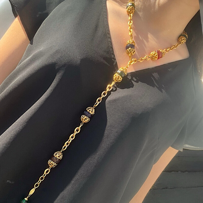 Vintage red and green gripoix necklace signed Chanel 1984