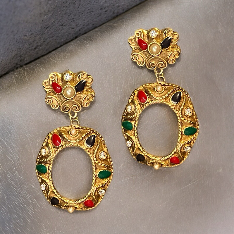 Vintage pendant earrings in O, enamel and fake pearls