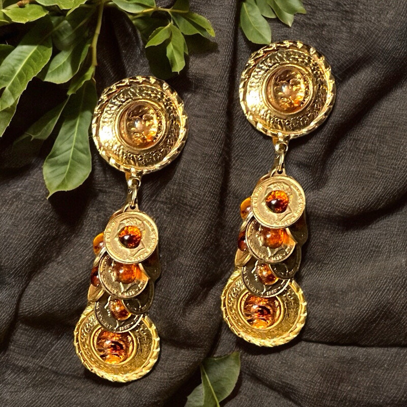 Vintage gold metal pendant earrings, amber colour