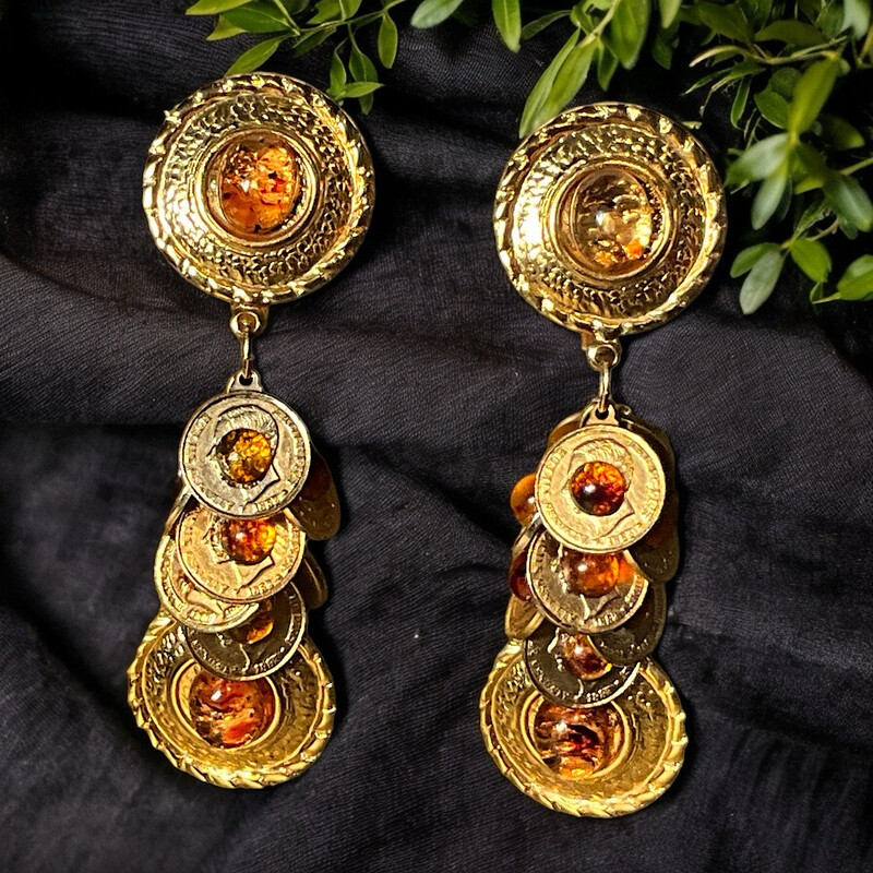 Vintage gold metal pendant earrings, amber colour