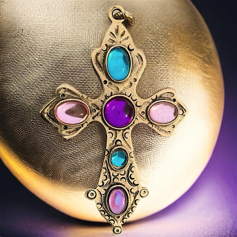 Vintage cross pendant necklace signed P&amp;M paris, in resin blue and pink tones