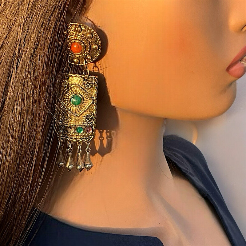 Unsigned pendant earrings, resin and gold metal