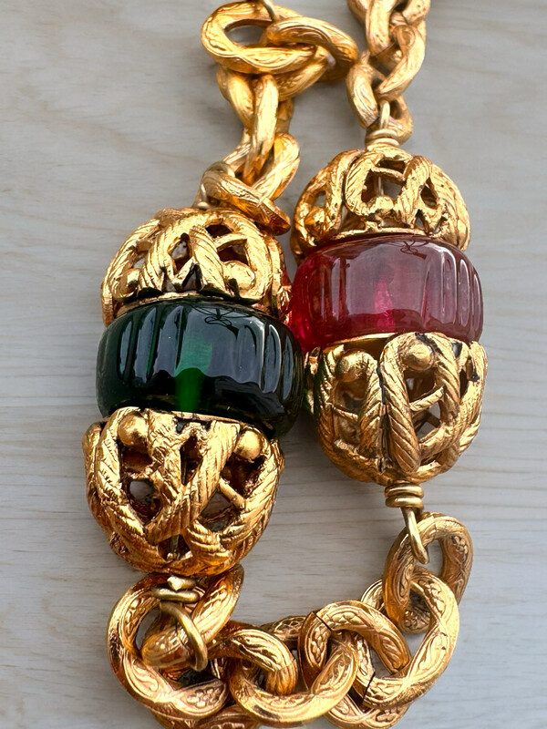 Vintage red and green gripoix necklace signed Chanel 1984