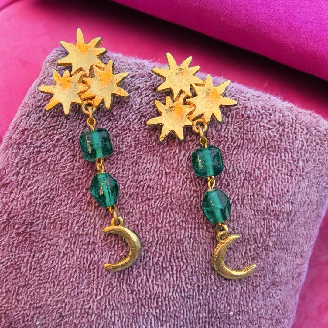 Vintage earrings in glass paste, moon pendant, signed Anna Arel