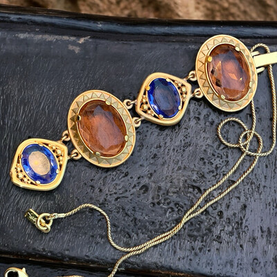 Ensemble vintage boucles d’oreilles et collier en cristal, signé Yves Saint Laurent
