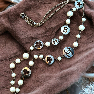 Sautoir vintage façon perles, modèle 5 de chez Chanel