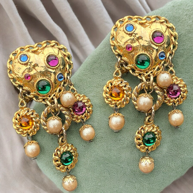Boucles d’oreilles oversize vintage Édouard Rambaud non signées, perles et cabochons multicolores 