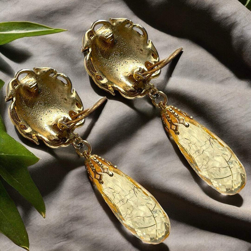 Vintage pendant earrings, lucite pearls
