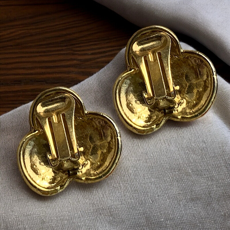 Boucles d’oreilles vintage non signées 
