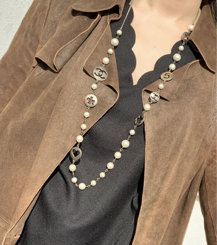 Vintage gripoix pearl necklace, model 5 from Chanel