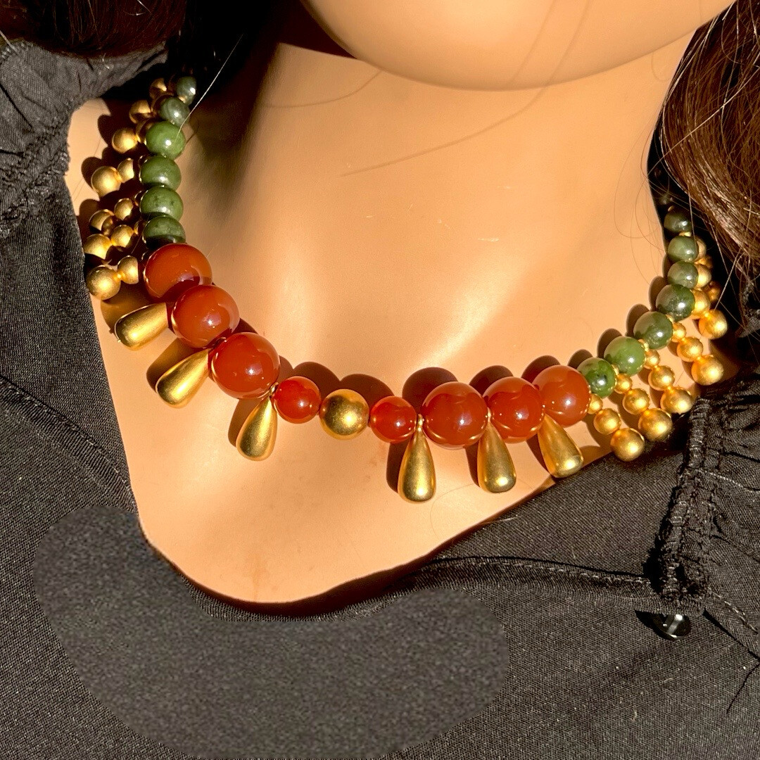 Vintage necklace in red and green carnel, Yves Saint Laurent
