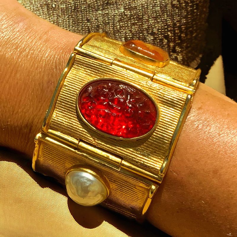 Vintage cuff bracelet Antigona
