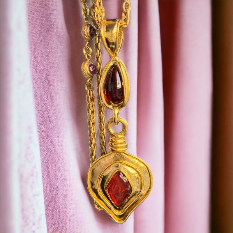 Necklace, chain and pendant gripoix Chanel 96
