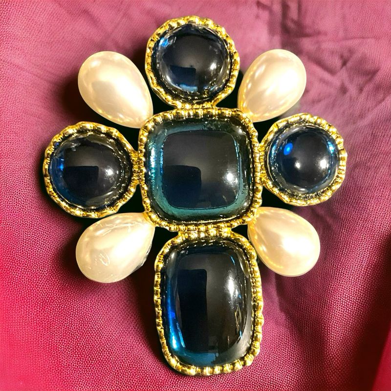 Oversized fantasy cross blue and pearl