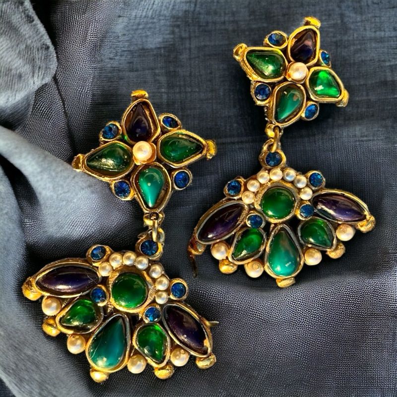 Jacky de G vintage earrings in glass paste and micro pearl!