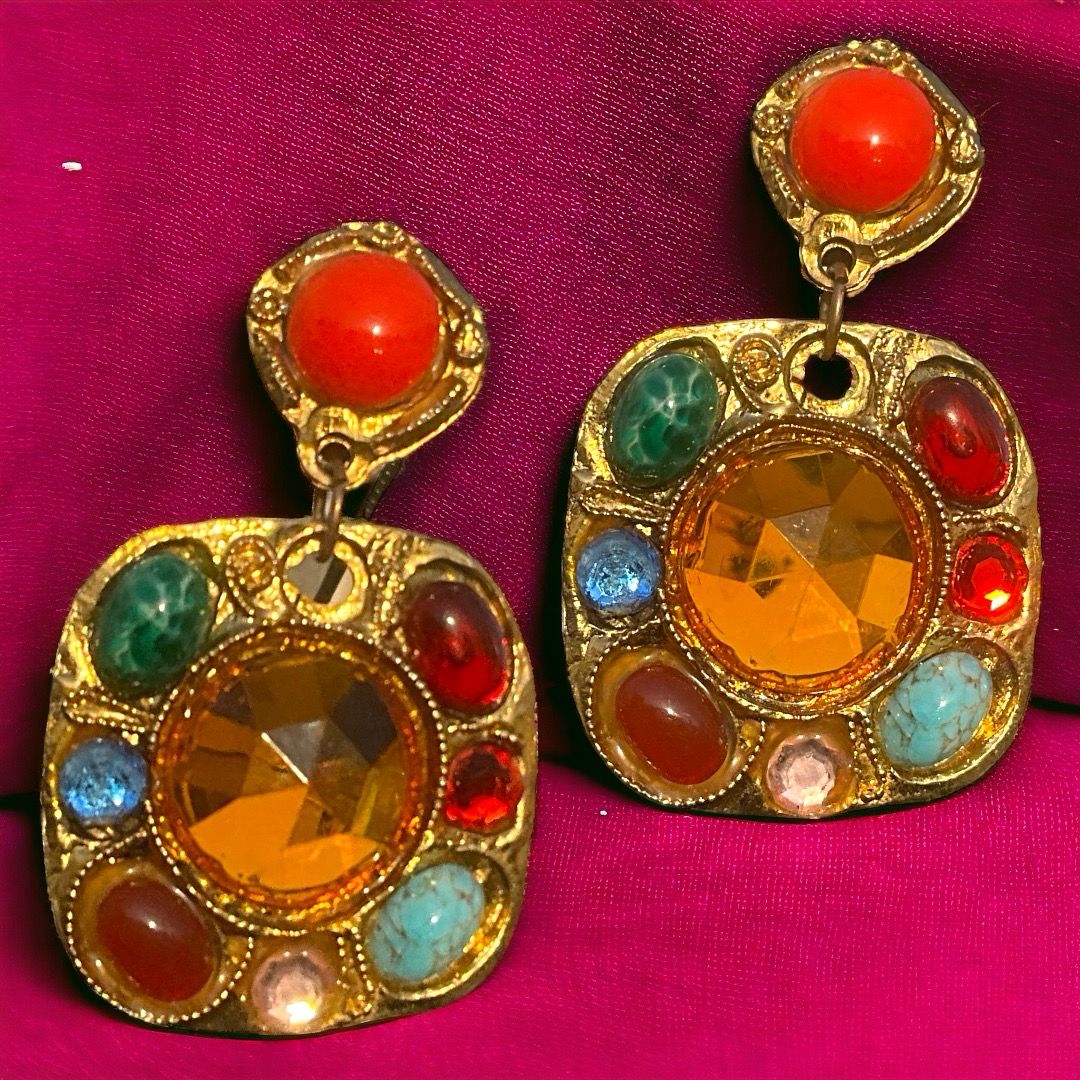 Superb vintage earrings in glass paste  Balenciaga show model and brass