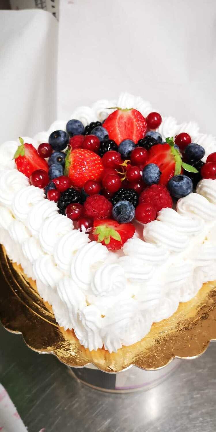 Torta Chantilly alla crema pasticcera con panna e frutta Vegana ,Senza latte,Senza latosio,Senza uova , Senza Glutine