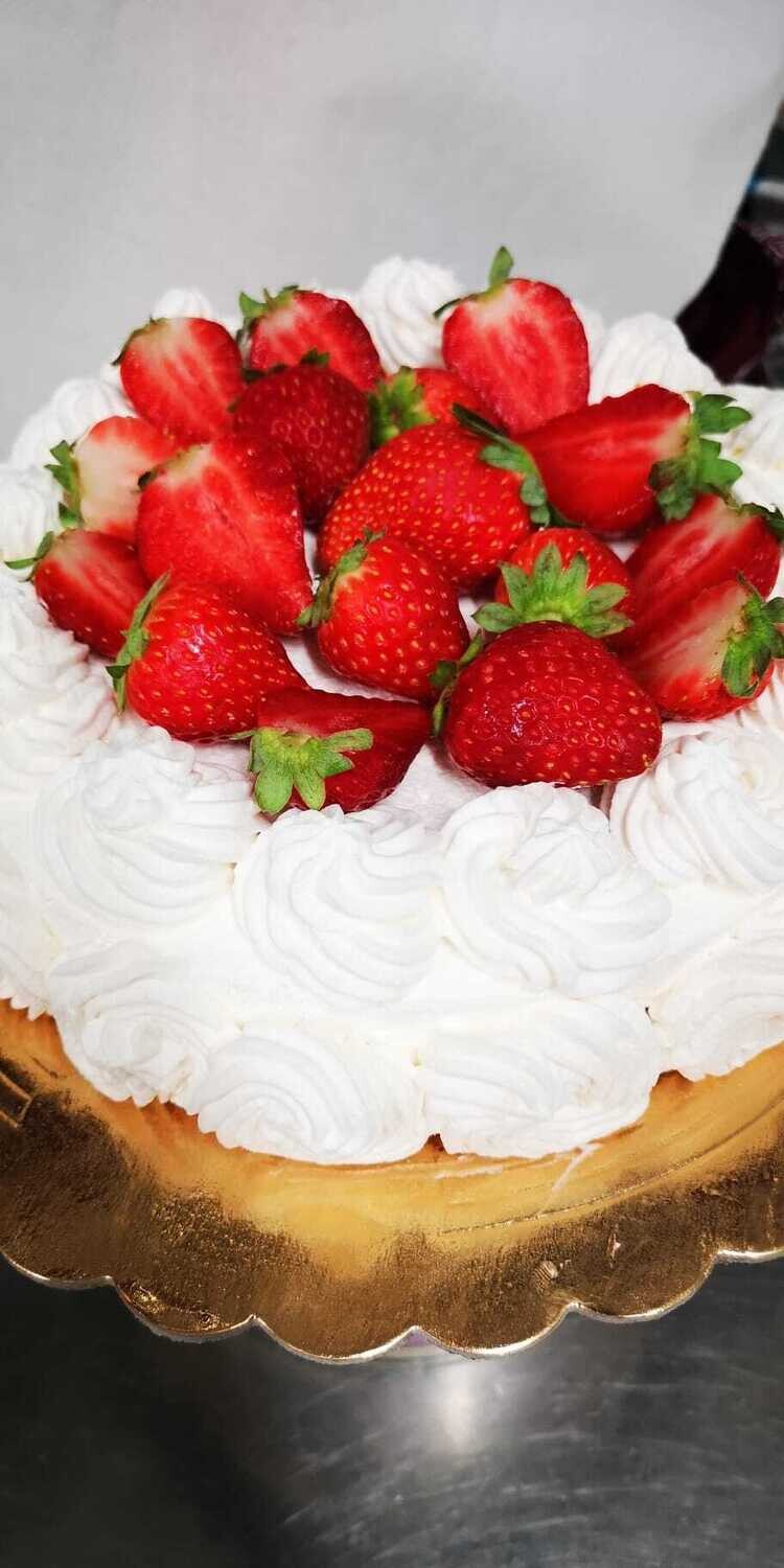 Torta Chantilly con Crema e panna e Fragole Vegana Senza latte,Senza lattosio,Senza uova, Senza Glutine
