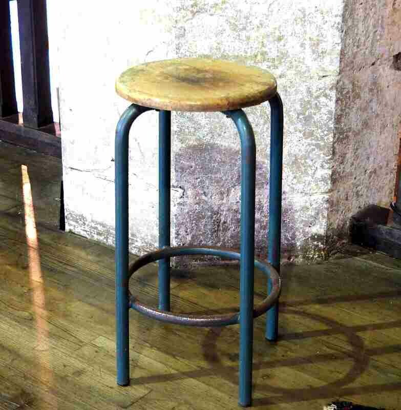 Tabouret pieds métal assise bois Tabouret pieds métal assise bois