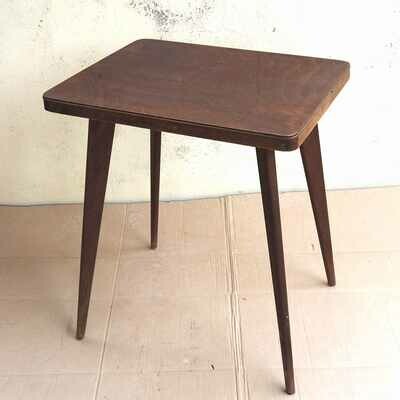 Table plateau laqué