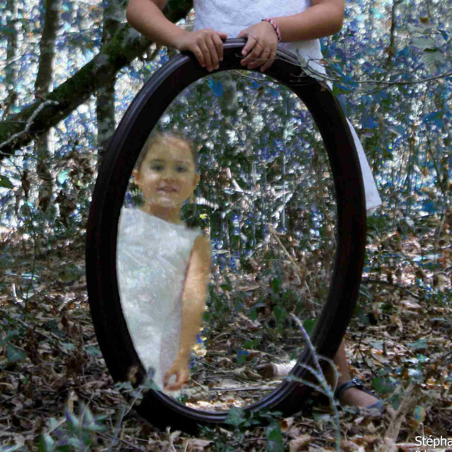Miroir ovale marron