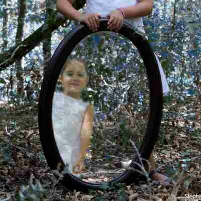 Miroir ovale marron