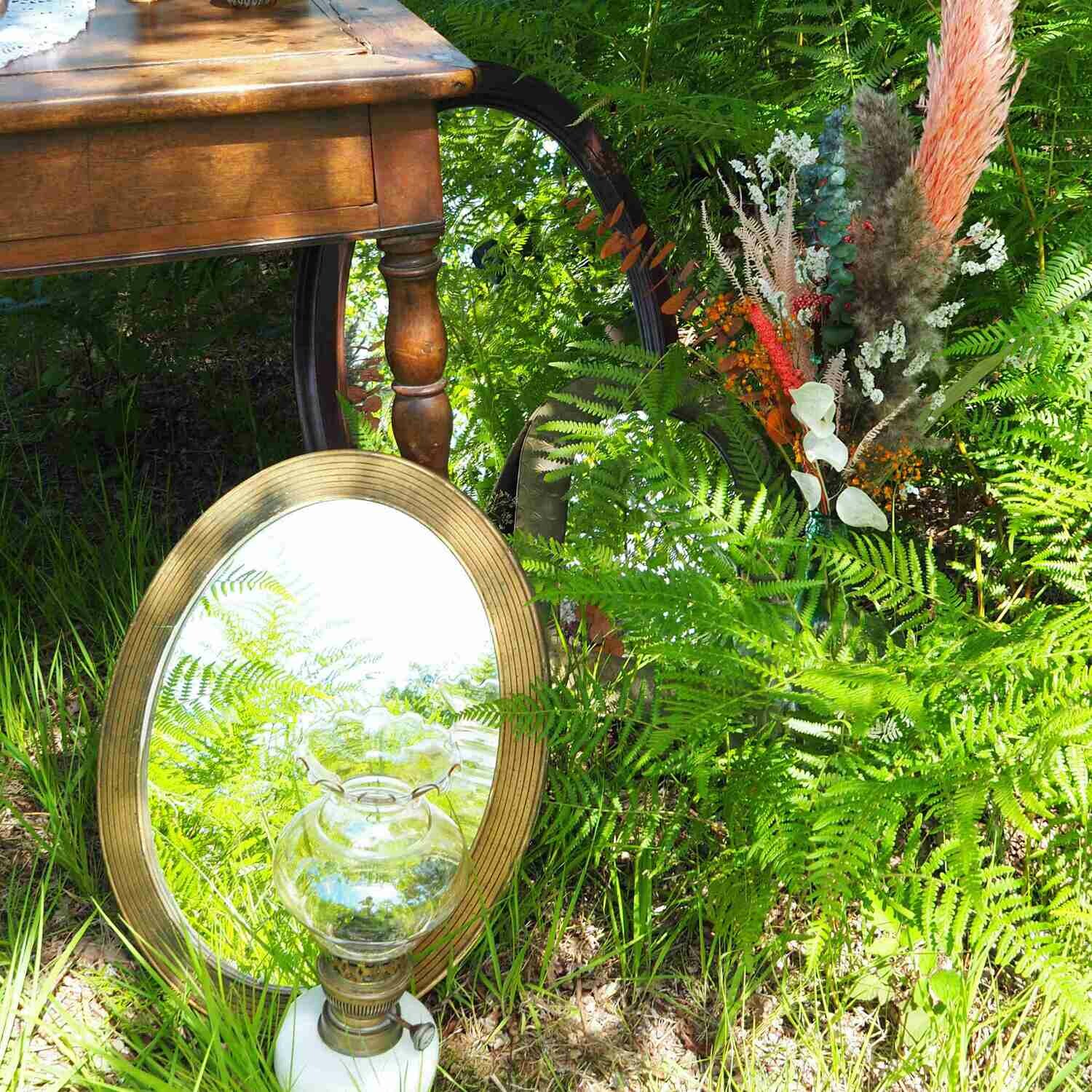 Miroir ovale doré