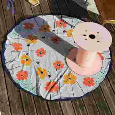 Nappe vintage colorée et fleurie