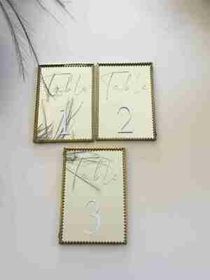 Numéro de table miroir doré